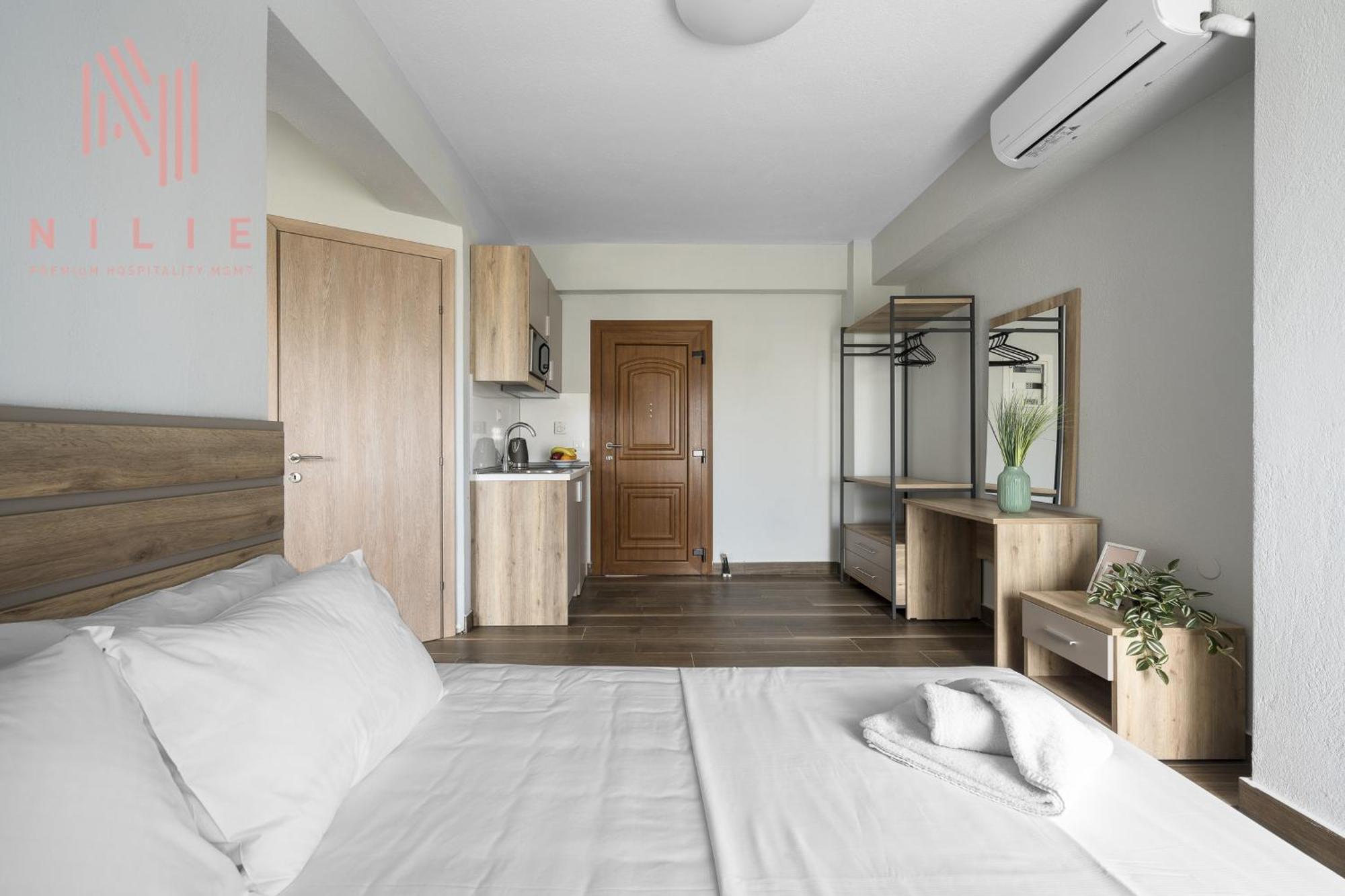 Ultima Summer Residence, Nilie Hospitality Mgmt Áfitos Extérieur photo